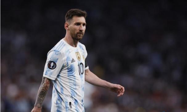 肌营养不良，下肢僵硬，小腿异常粗壮，跑跳困难